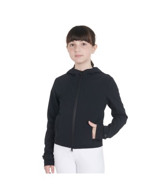 CHAQUETA SOFTSHELL PARA NIÑO SLIM FIT EN TEJIDO TÉCNICO