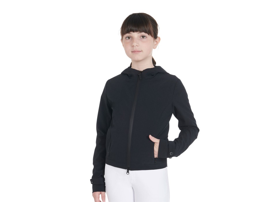 CHAQUETA SOFTSHELL PARA NIÑO SLIM FIT EN TEJIDO TÉCNICO