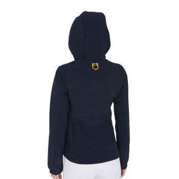 CHAQUETA SOFTSHELL DE MUJER SLIM FIT CON BOLSILLOS OCULTOS