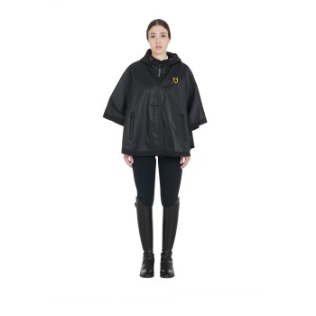 CAPA DE MUJER IMPERMEABLE, BOLSILLOS DELANTEROS